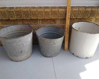 (3) Metal buckets