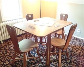VINTAGE TABLE & 4 CHAIRS 
