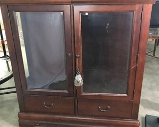 Broyhill Illuminated Display Cabinet