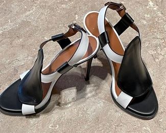 Givenchy Black and White Heels size 39 pristine!  see www.StubbsEstates.com for auction listing