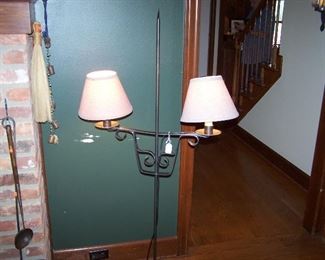 DOUBLE LIGHT IRON LAMP