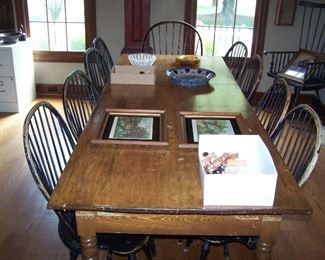 HARVEST TABLE & BLACK-PAINTED WINDSOR CHAIRS