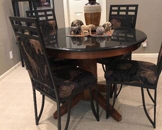 Pedestal table with 4 chairs
