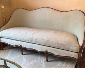 Henredon sofa in pristine condition $2500