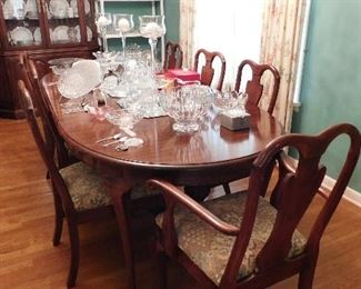 Dining Table, 3 leaves, 8 chairs. Waterford Crystal bowls and serving pieces