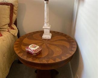 Pedestal Table with Lion Feet