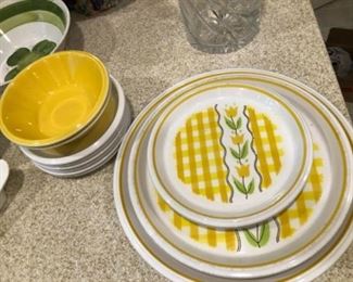 Mikasa  (Maize) Oven to Table to Dishwasher (Japan) 