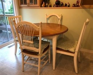 Drop Leaf Kitchen Table with 4 chair's