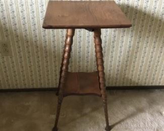 Lamp/Plant Table 15.25in x 15.25in x 28in tall