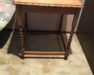 Square Table with Barley Twist Legs 23.5in x 23.5in x 28 ft tall