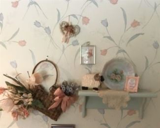 Small Shelf and Decor, Chotskies