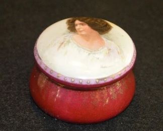 8134 - Small Round Porcelain Trinket Box