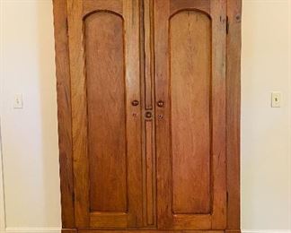 19th C. Chifforobe / Armoire - Dismantle Function For Easy Moving 