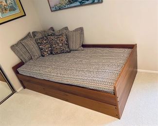 Copenhagen Trindle twin bed W/extra mattress $550