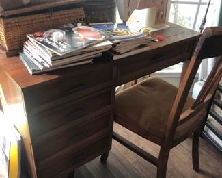 Sewing Desk with Sewing Machine