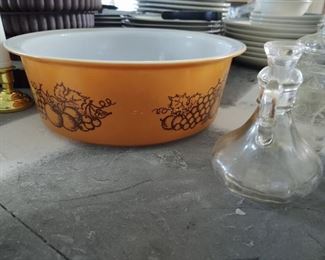 Large Pyrex bowl