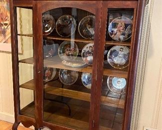 China cabinet on casters