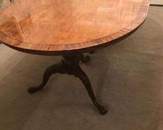 Exquisite Flame Mahogany Extending Dining Room Table on two turned pedestals, with two leaves.  Drexel Heritage.
