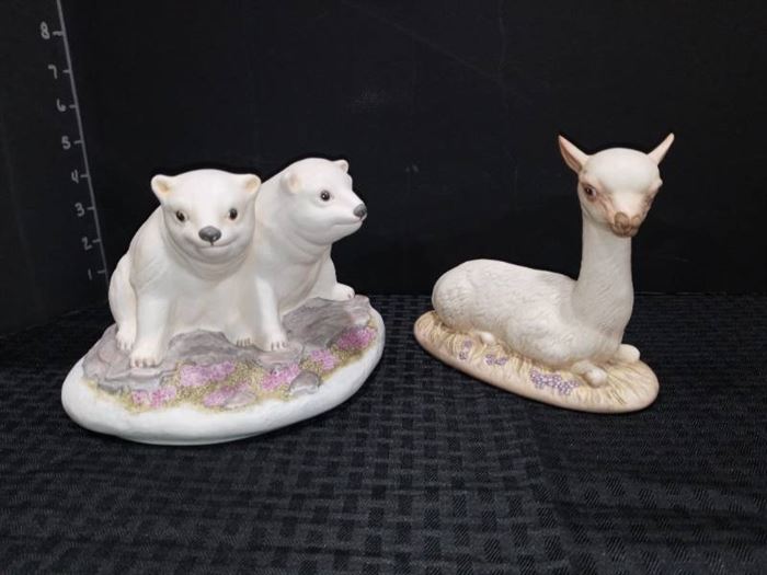 Kaymar No 88 Polar Bear Cubs with No 31 Juv Llama Figurines