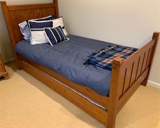 133. Pottery Barn Twin Bed w/ Trundle