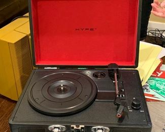 161. Hype Briefcase Turntable