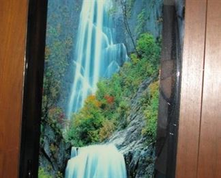 GLASS RUNNING WATERFALL WALL MIRROR