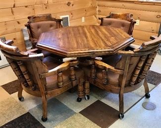 Neat vintage table and chairs