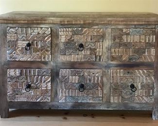 Great dresser w/deep drawers