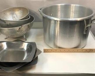 Metal Kitchen Lot