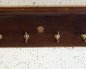 Missouri Ducks Unlimited Wood Shelf With Shadow Box Side Display And Coat Hooks, 11" x 41.5" x 5.5"