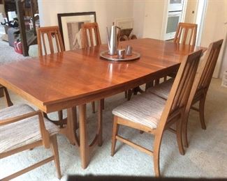 Fabulous MCM dining room table and chairs.  Mint condition!