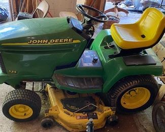 John Deere Lawn Tractor 325   48" Deck
341 hours