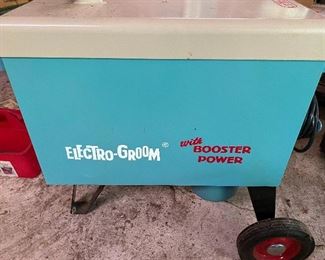 Electro-Groom Vacuum  or Blower (for horses)