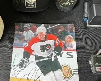 Autographed Sports / Hockey Items