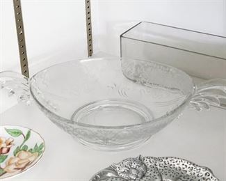 Vintage Etched Glass Serving / Centerpiece Bowl