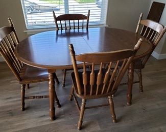 Oval Table with Four Chairs - 1 Leaf