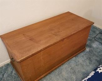 1840 6 Board Dovetail Chest - Nice collectible
