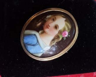 14 Kt gold with hand painted face