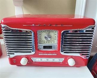 ITEM 53: TEAC AM/FM stereo Alarm clock CD Disc player radio. 11” x 7.5” x 6.25” $48