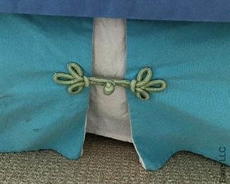 ITEM 62: Tommy Hilfiger Blue Full (heavy weight) Comforter with 2 stripe bed Shams $45