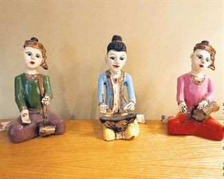 ITEM 112: Group of three musician figures $36