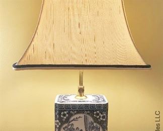 ITEM 117: rectangular blue and white porcelain lamp $65