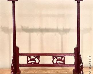 ITEM 124: brush rack $28