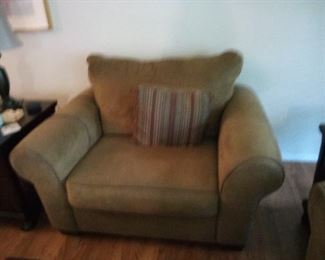7.matching oversize chair like new matches sofa $65