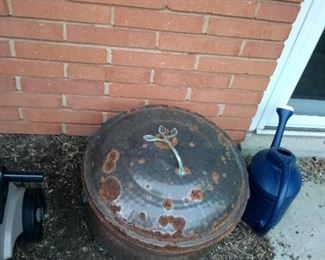 24. lid is rusty, but kettle is not I believe the kettle is copper $35