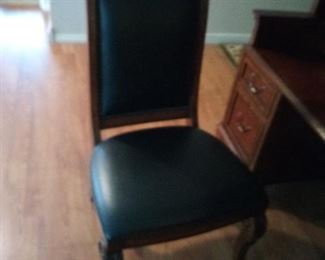 23 very nice desk chair $50 looks much better in person