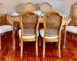 Thomasville oak Dining Set
Oval table w/ 2 leaves 44”w x 66long $165
6 Upright Chairs & 2 Arm Chairs  $45 ea
Complete set $525
