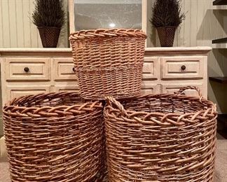 Item 189:  Basket (top) - 19.5" x 16":  $25                                                                           Item 190:  (2) Baskets, one with handles (bottom) - 25" x 21.5":  $44/Each