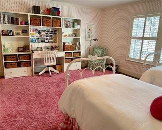 Love this room! Pretty as a picture!