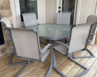 Patio set - 6 comfortable chairs